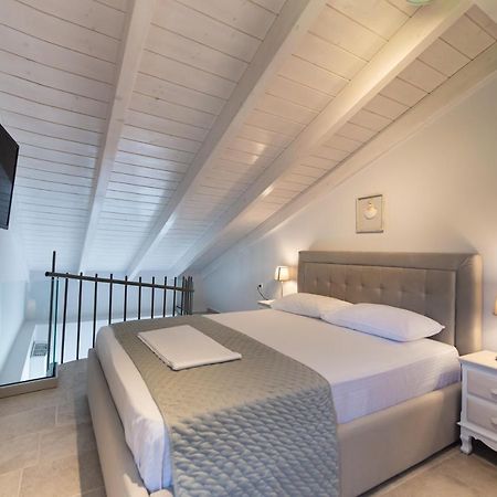 Kalipso & Nafsika Maisonettes Grey Diamond Villa Nikiana Bagian luar foto