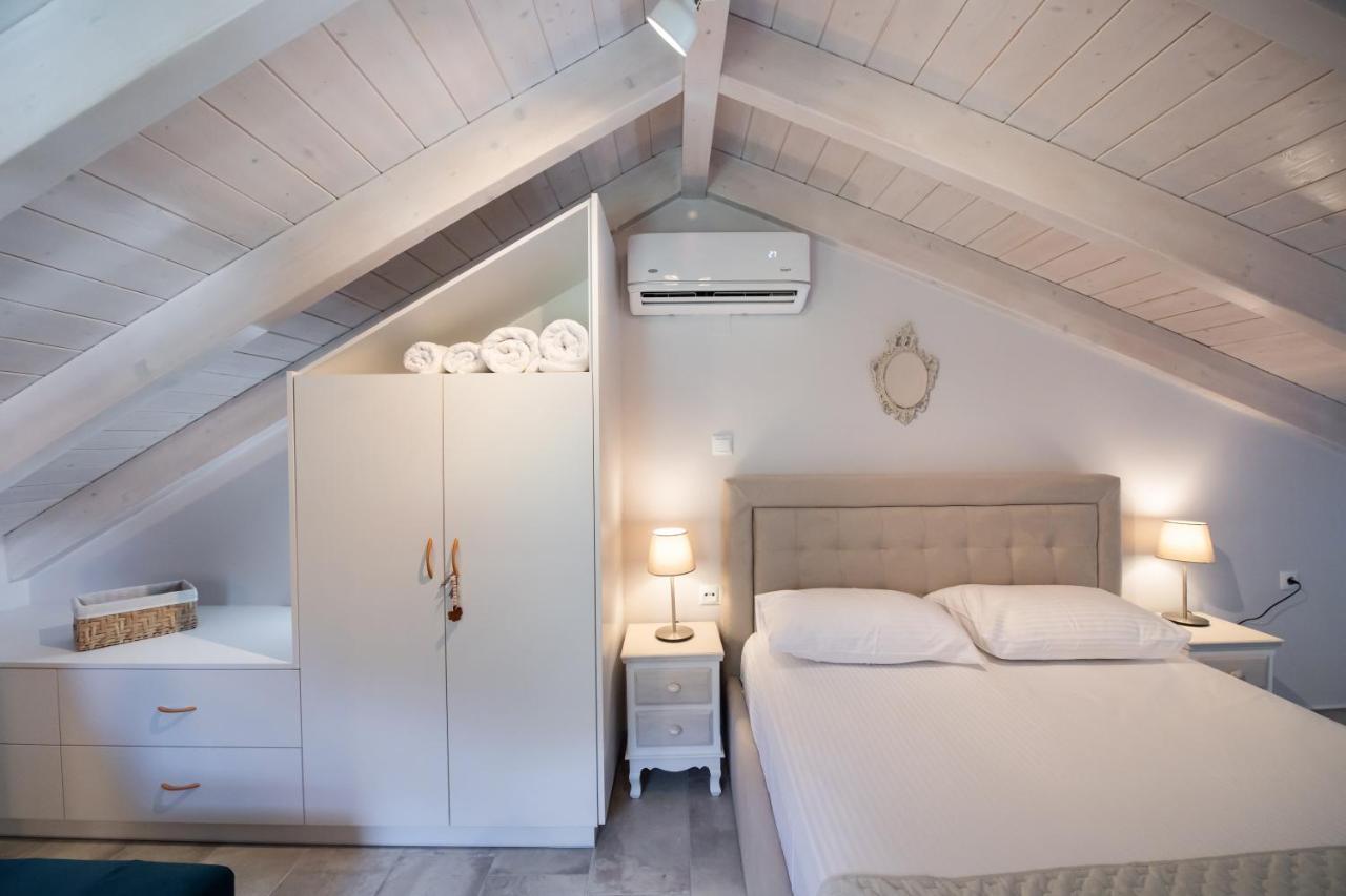 Kalipso & Nafsika Maisonettes Grey Diamond Villa Nikiana Bagian luar foto
