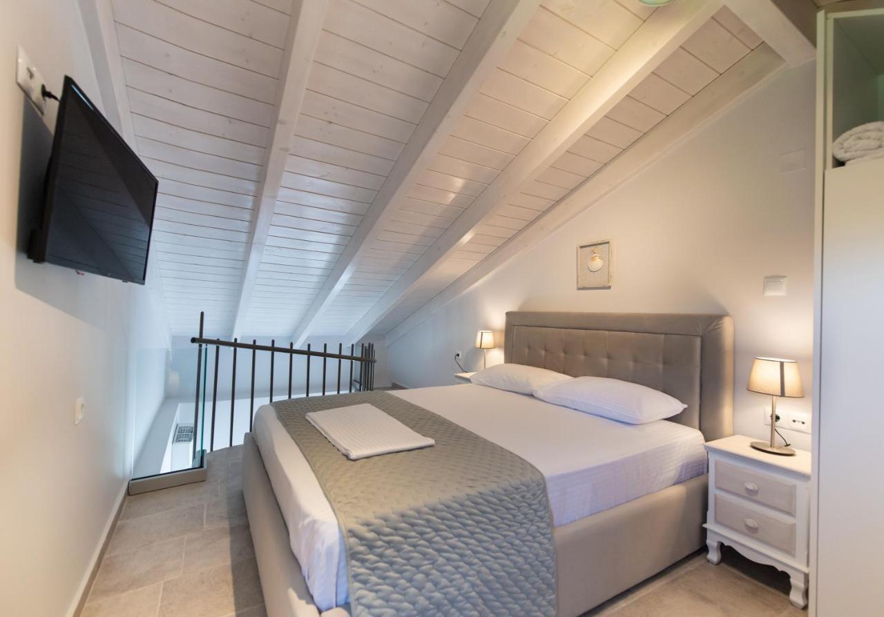 Kalipso & Nafsika Maisonettes Grey Diamond Villa Nikiana Bagian luar foto